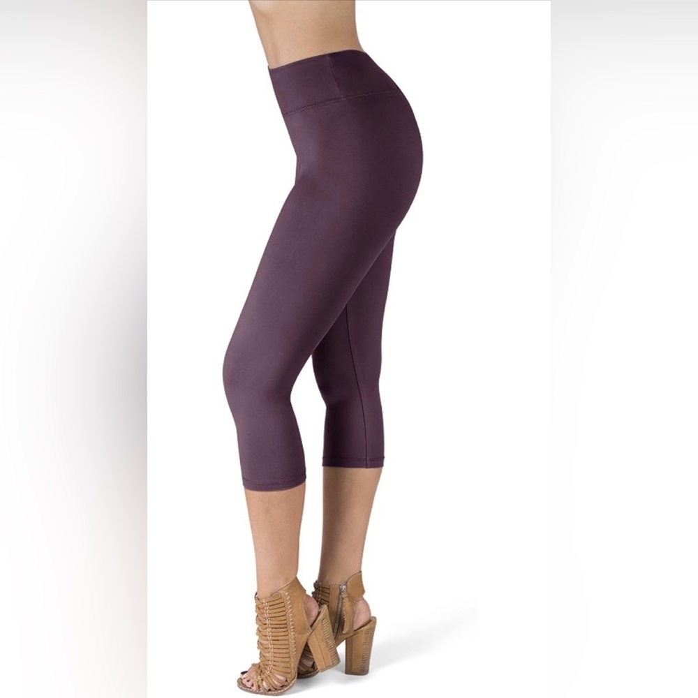 Satina Vintage Violet High Waisted Capri Leggings One Size NWOT